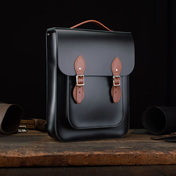 [TEST] Medium Portrait Backpack - Front Compartments - Windows